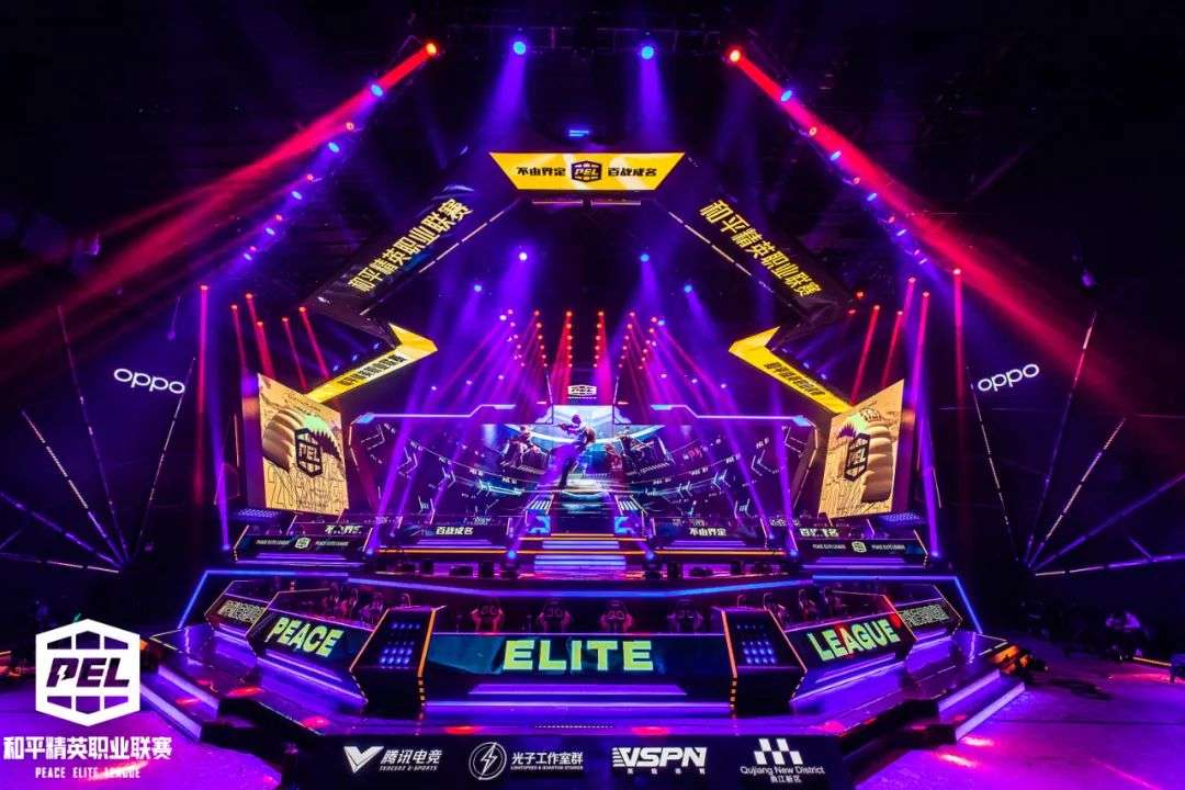 他在舞狮中 他在舞狮中